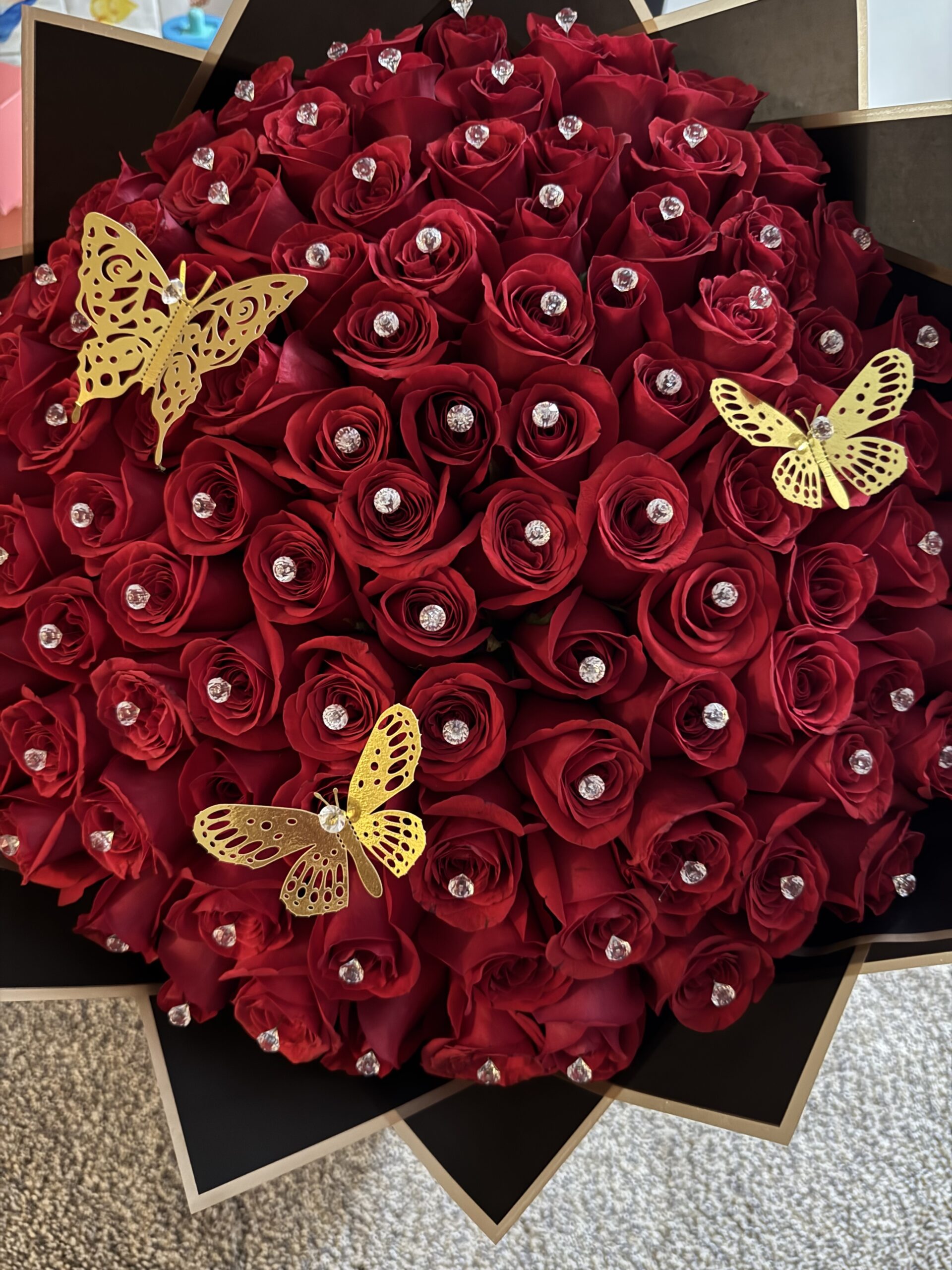 A bouquet of 50 roses by Fleur Sisters